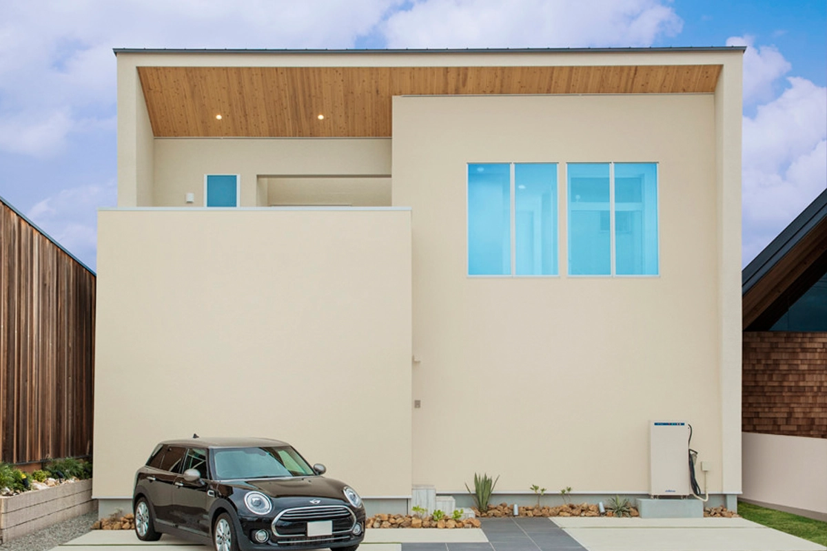 光と木に包まれる、２つの中庭のある住まい